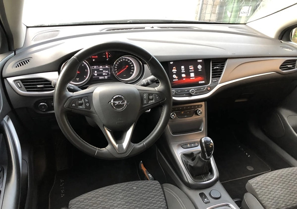 Opel Astra cena 45000 przebieg: 145000, rok produkcji 2018 z Jawor małe 497